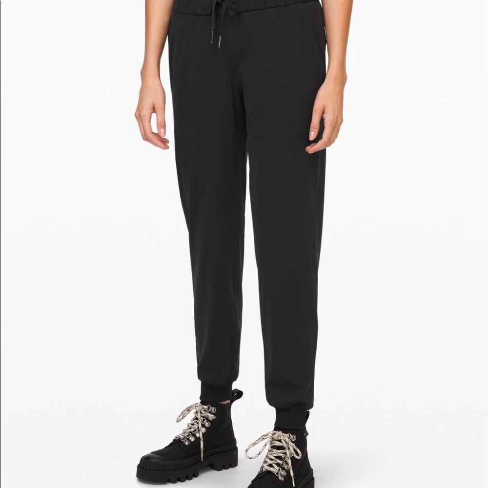 LULULEMON on the fly jogger 28” *luxtreme